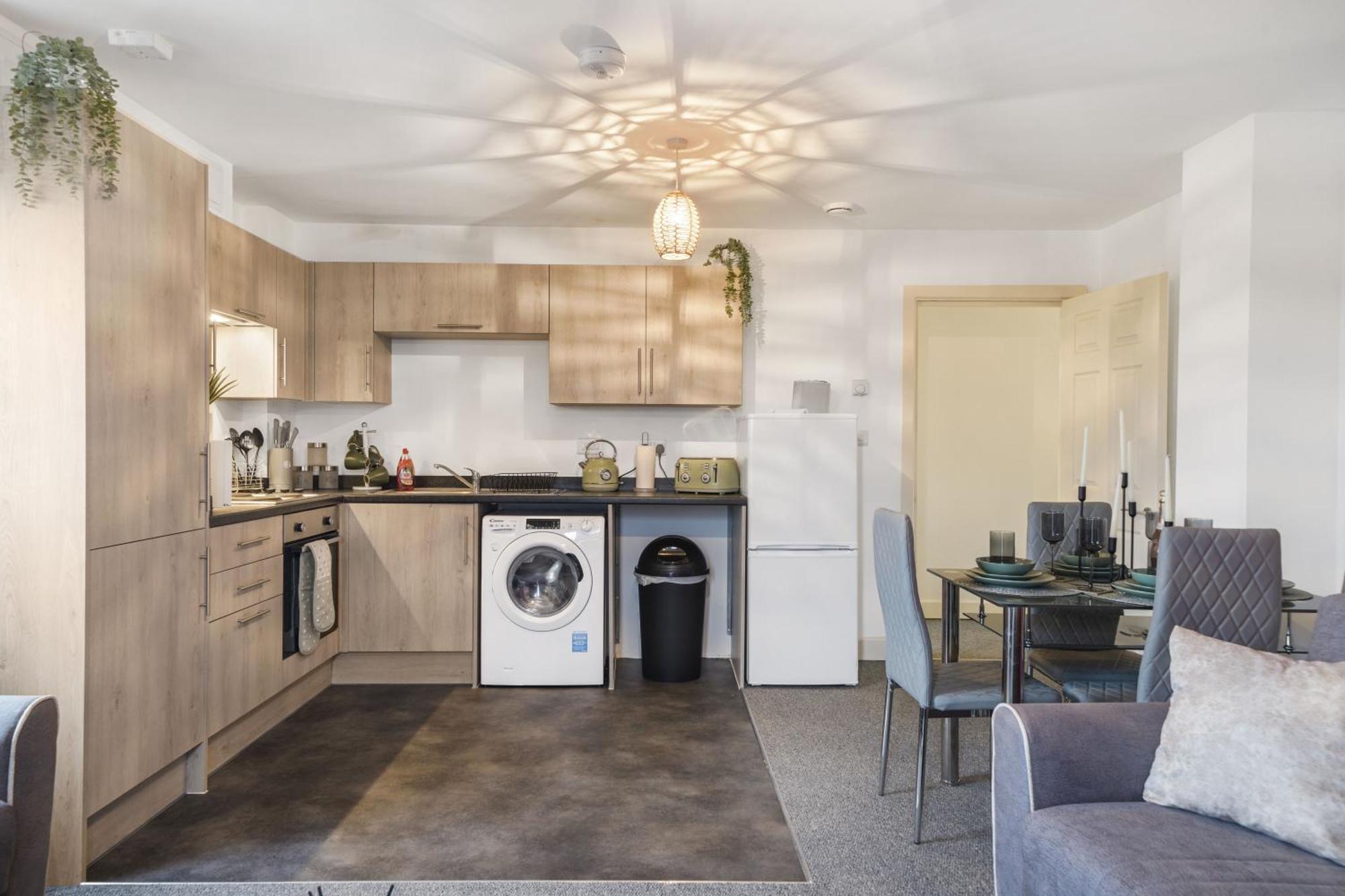 Livestay-New Private Apartment Building Minutes From Heathrow Slough Buitenkant foto