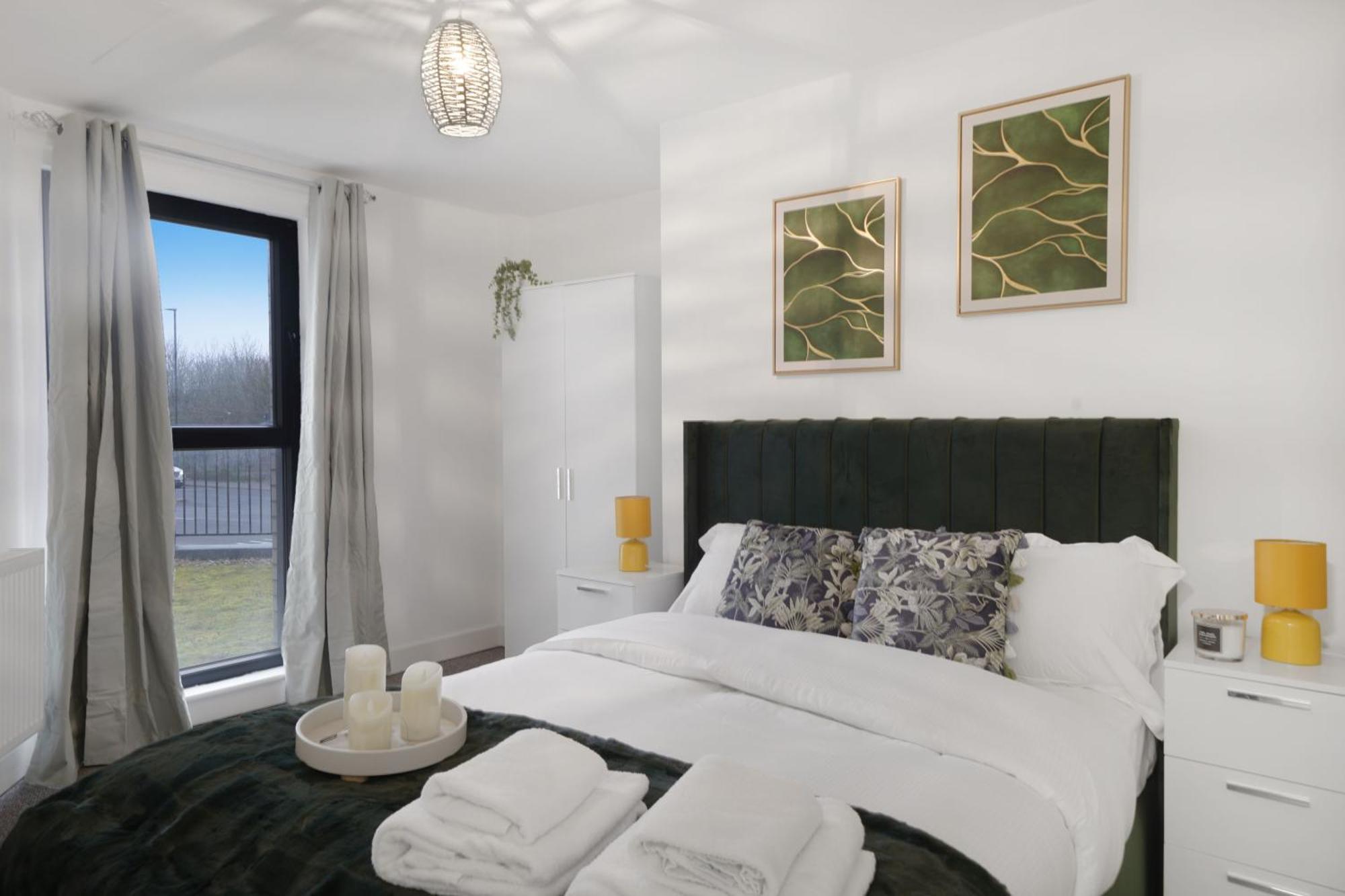 Livestay-New Private Apartment Building Minutes From Heathrow Slough Buitenkant foto