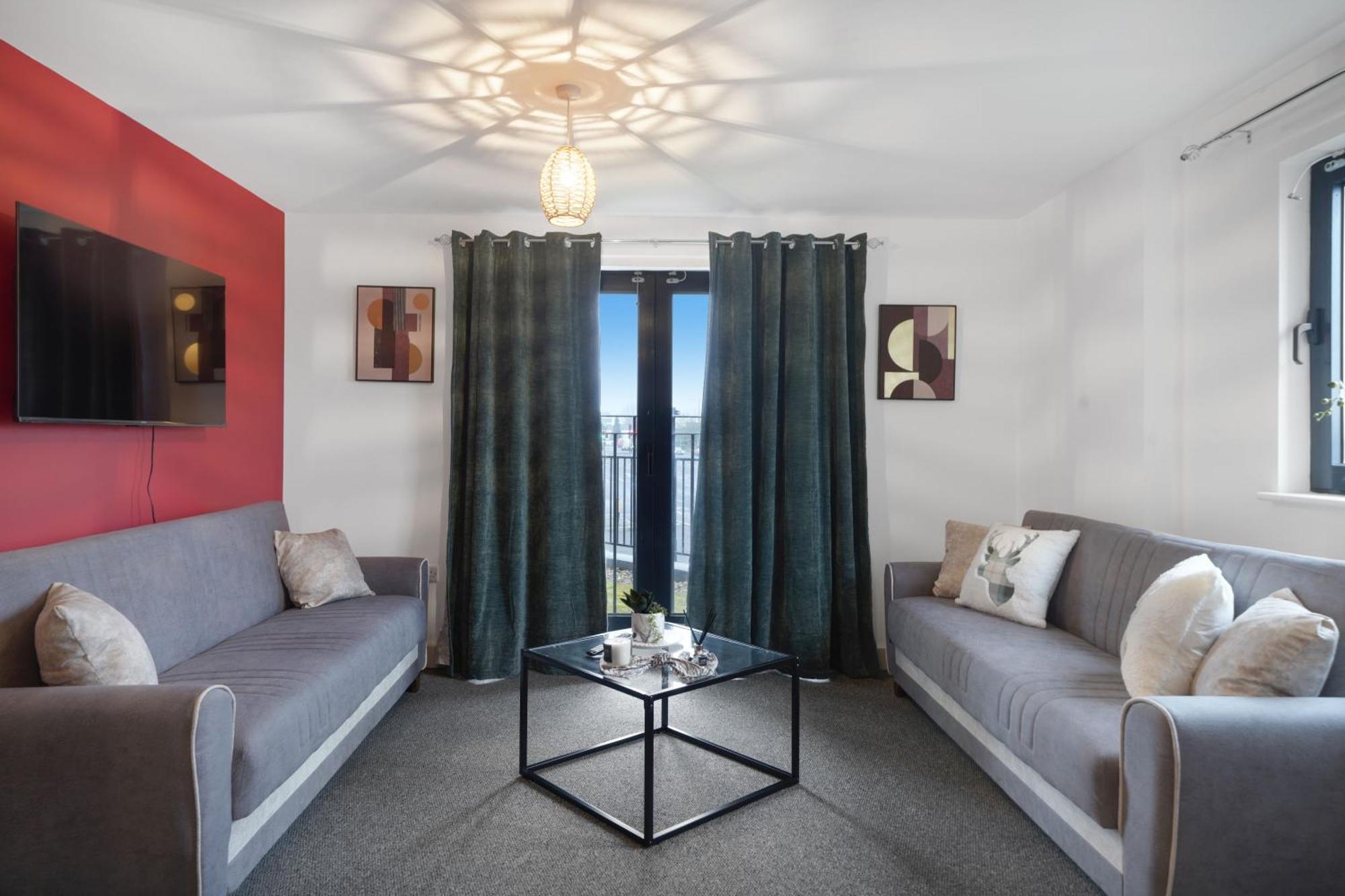 Livestay-New Private Apartment Building Minutes From Heathrow Slough Buitenkant foto