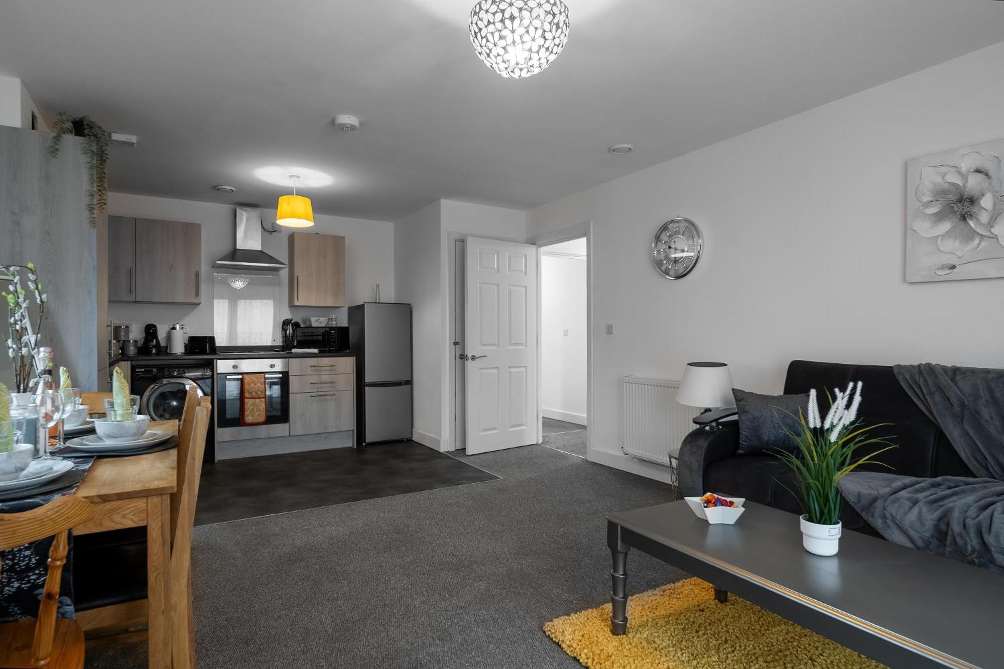 Livestay-New Private Apartment Building Minutes From Heathrow Slough Buitenkant foto