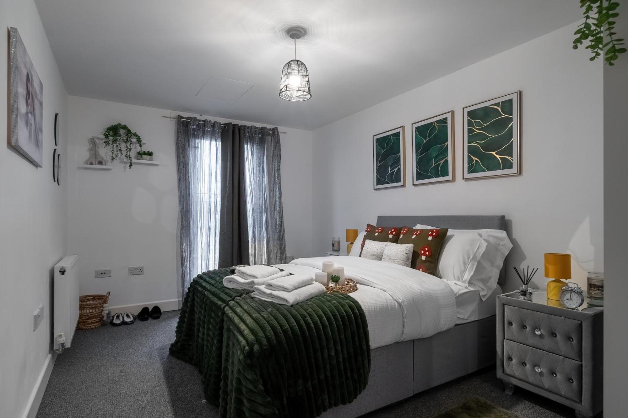 Livestay-New Private Apartment Building Minutes From Heathrow Slough Buitenkant foto