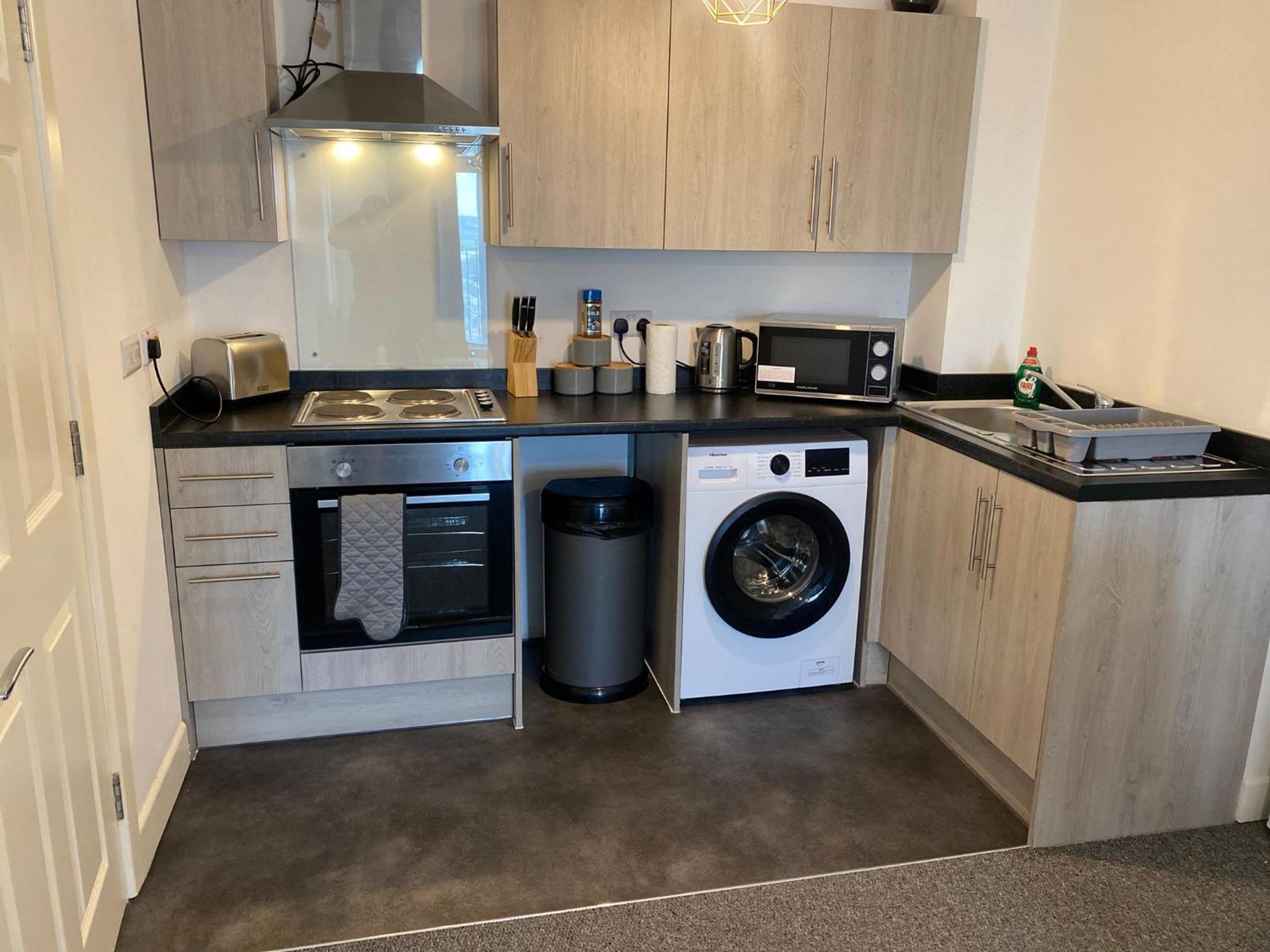 Livestay-New Private Apartment Building Minutes From Heathrow Slough Buitenkant foto