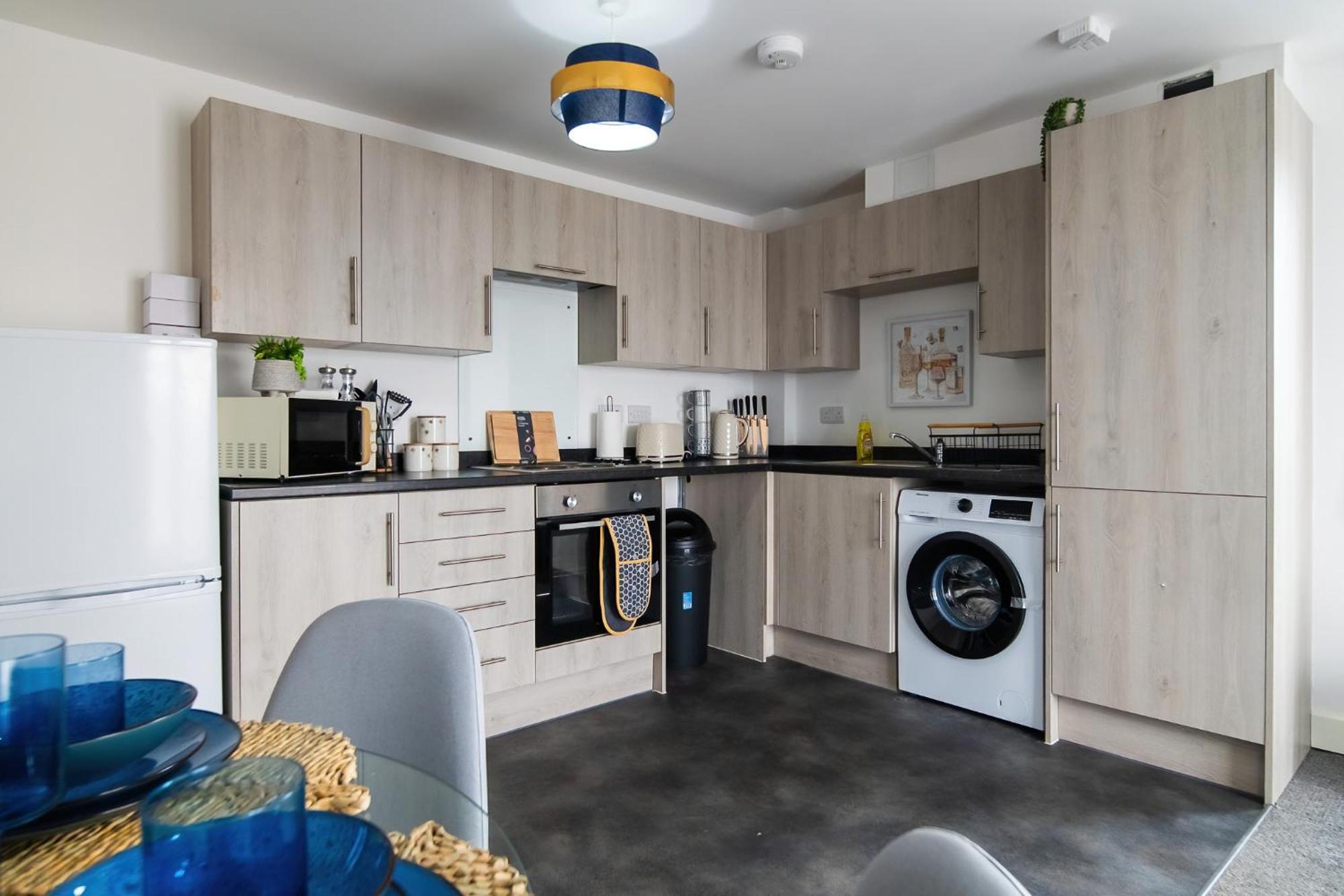 Livestay-New Private Apartment Building Minutes From Heathrow Slough Buitenkant foto