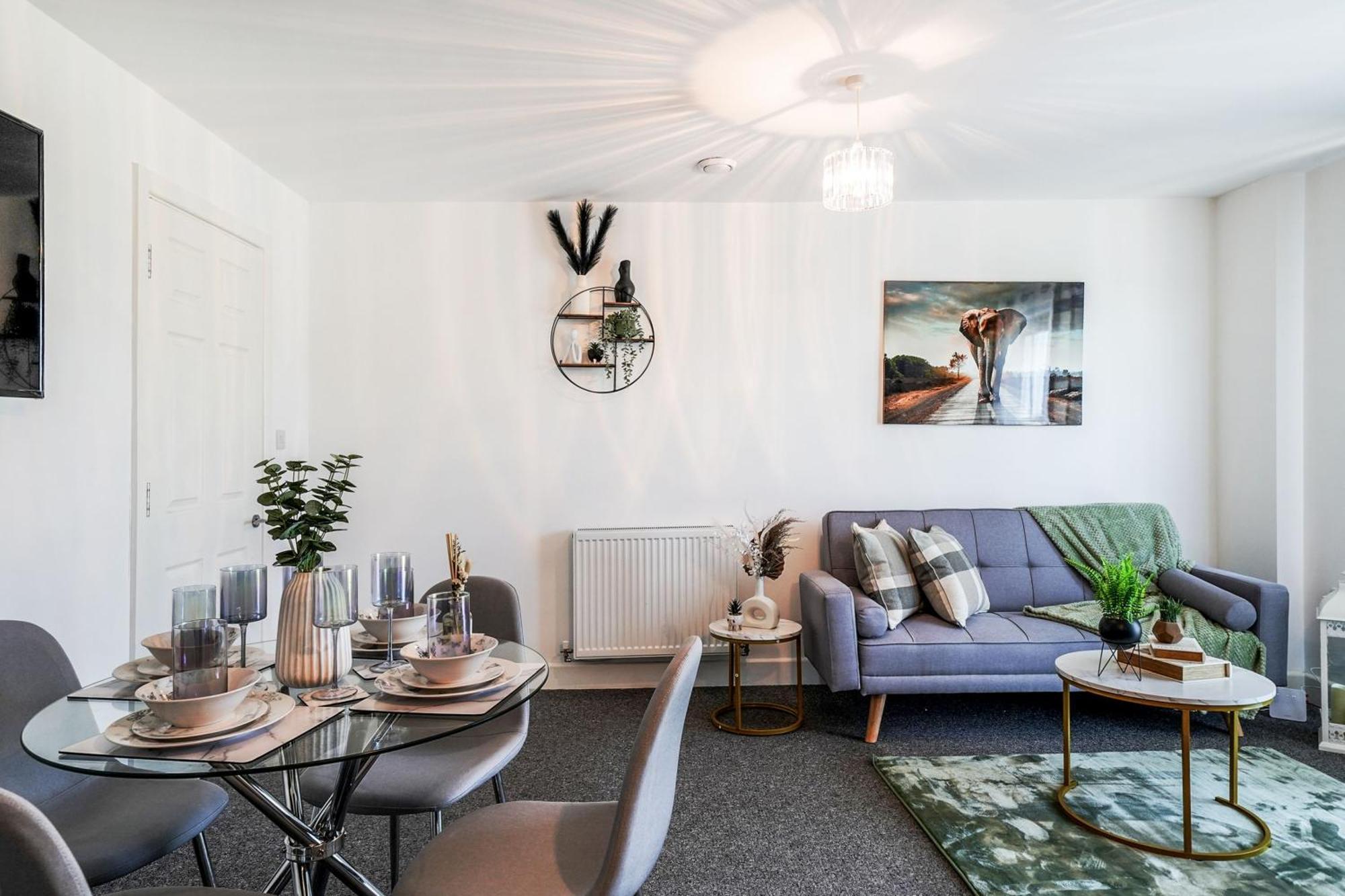 Livestay-New Private Apartment Building Minutes From Heathrow Slough Buitenkant foto