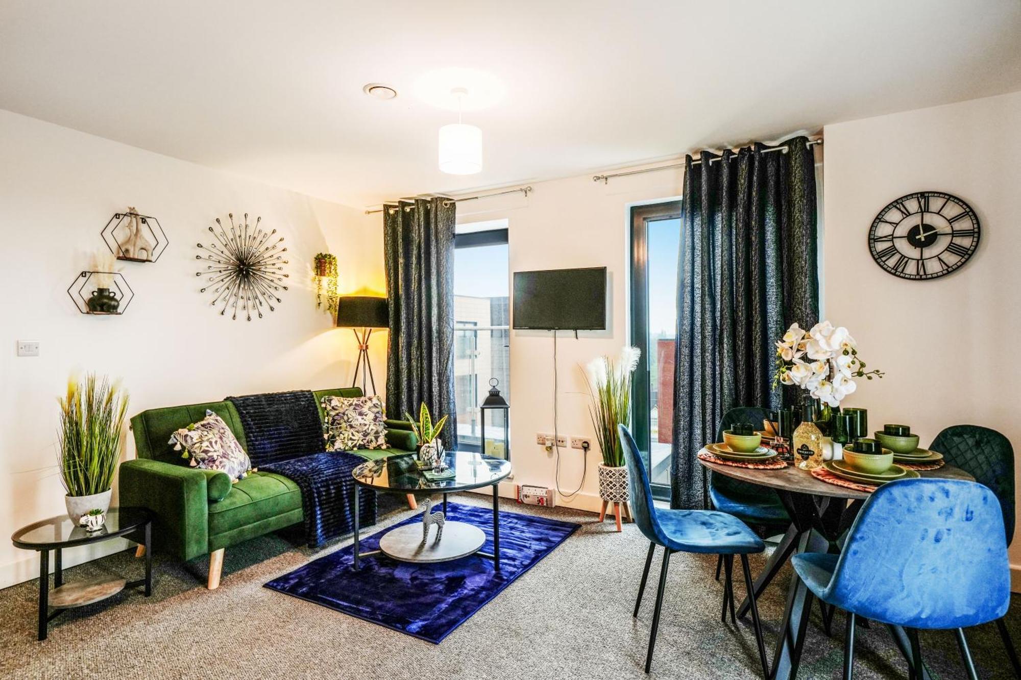 Livestay-New Private Apartment Building Minutes From Heathrow Slough Buitenkant foto